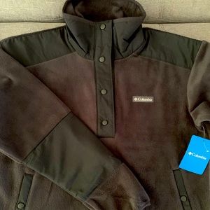 *Sold* BNWT Columbia crop fleece pullover, size M
